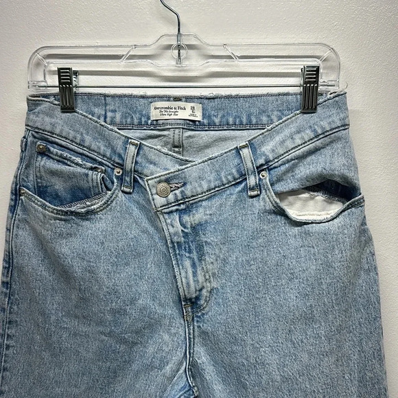 Abercrombie And Fitch Denim Shorts 90s Straight Ultra Hi Rise Cut Off Size 28 6 - Picture 2 of 7